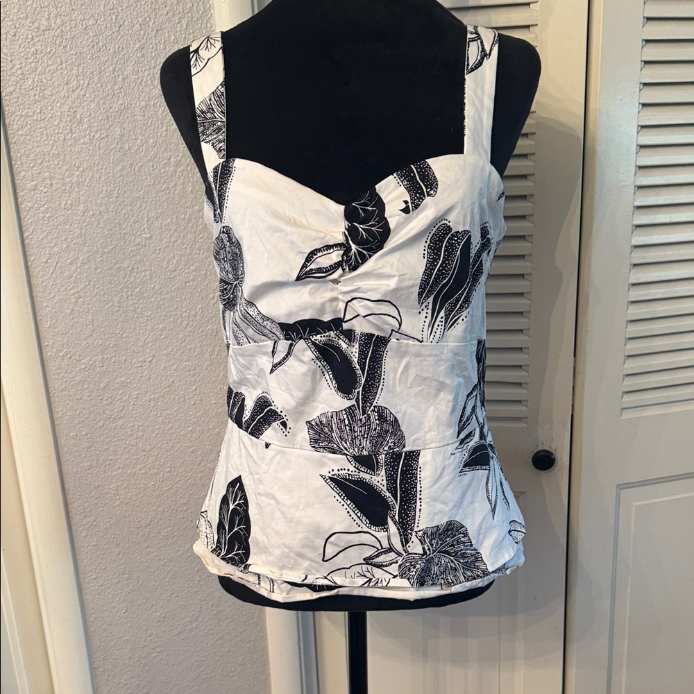 White House Black Market Black & White Floral Sweetheart Cami